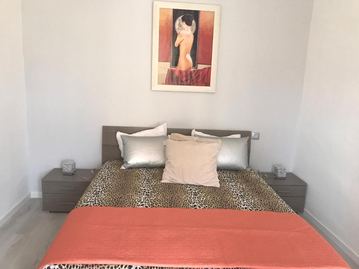 Appartement Terrasse Dans Palace Centre Ville Menton Exteriör bild