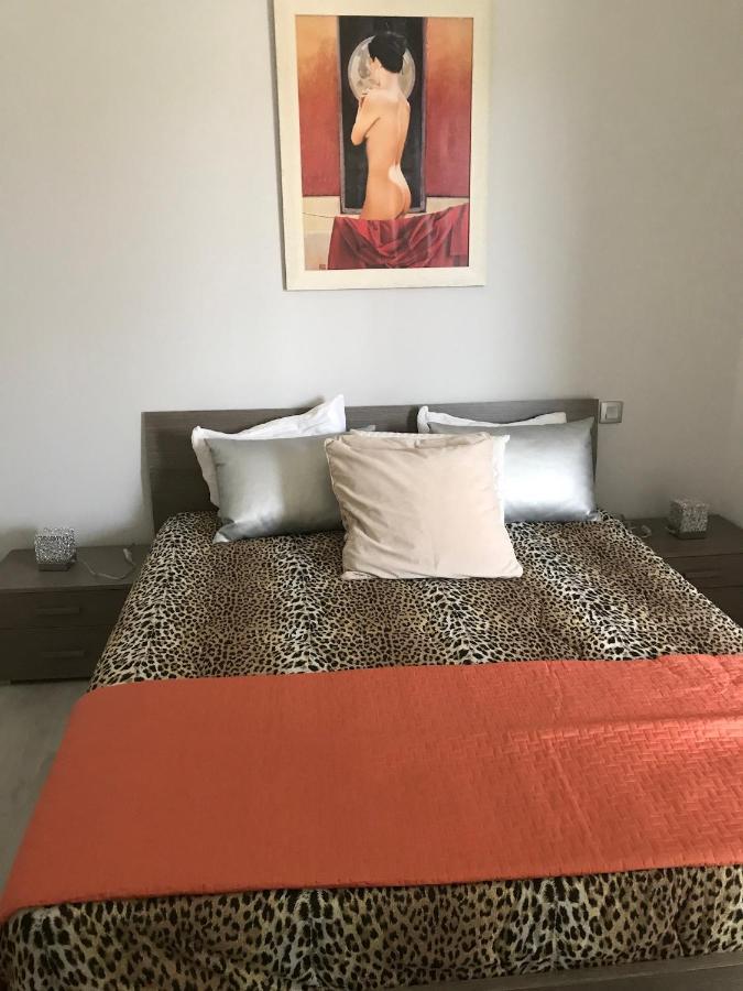 Appartement Terrasse Dans Palace Centre Ville Menton Exteriör bild