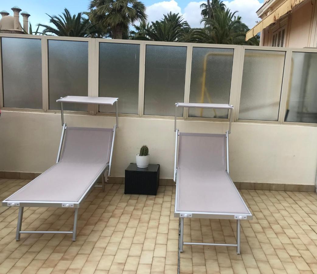 Appartement Terrasse Dans Palace Centre Ville Menton Exteriör bild